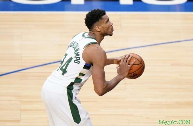 纳什：联盟的罚球十秒违例规则在字母哥这里没有被执行