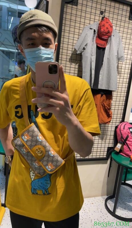 郭艾伦晒图：想给我爸送两个帽子 帮我看看我眼光还行不