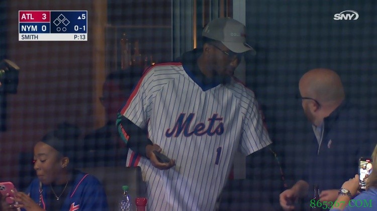 米切尔身穿纽约大都会队球衣 现场观战棒球赛大都会VS勇士