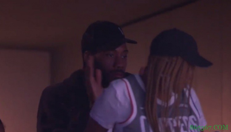 ?肯纳德投进3+1 小卡在包厢面无表情鼓掌?