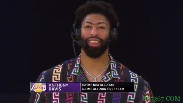 放假的时间干嘛去了？浓眉：在家打打游戏晒晒太阳