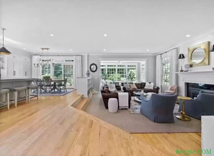 告老还乡!安吉挂牌出售自己在波士顿的别墅