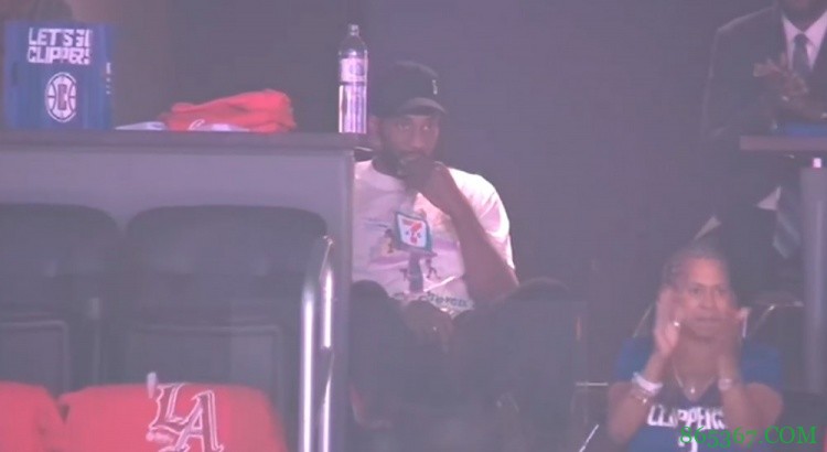 若有所思!莱昂纳德再次在包厢观战快船VS太阳G4