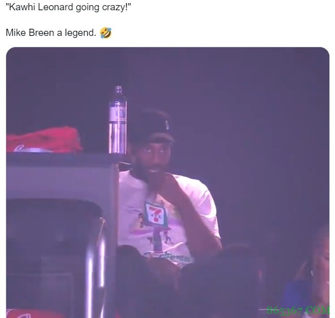 乔治迫近比分 小卡面无表情 解说调侃：小卡已经疯狂了！