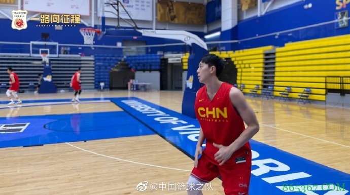 中国男篮历经28小时抵达维多利亚 今日进行了第一堂训练课