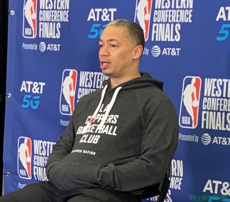 卢： 乔治和雷吉在挡拆后无处可去 到处都挤满了人