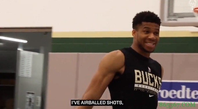 字母哥：我曾连续俩罚球三不沾、被人隔扣等等 但我只能振作