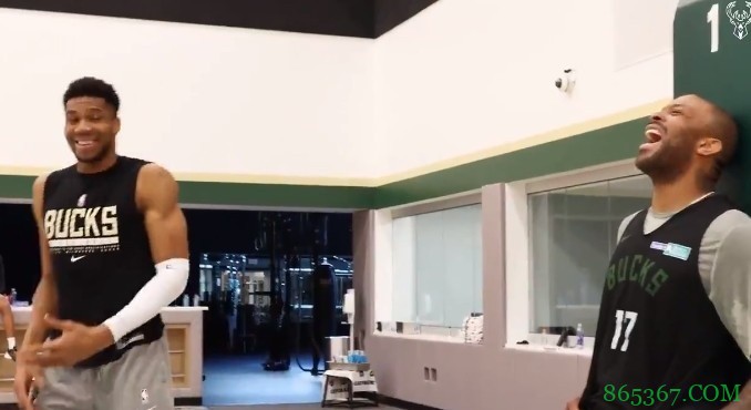 字母哥：我曾连续俩罚球三不沾、被人隔扣等等 但我只能振作