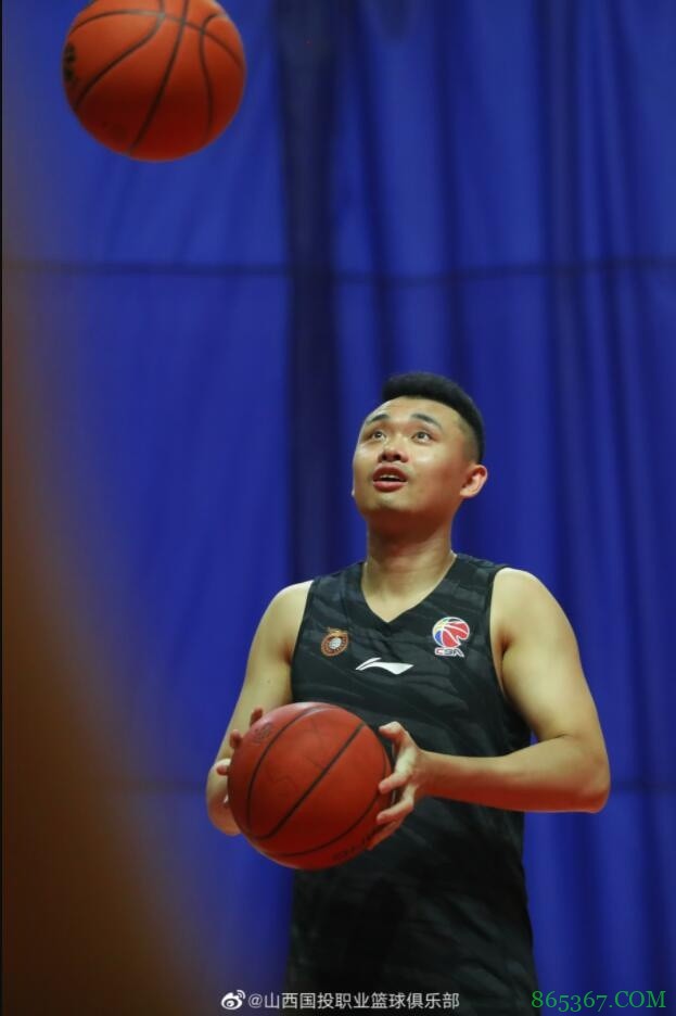山西队晒原帅等队员训练照 媒体人：看样子原帅下赛季大概率留队