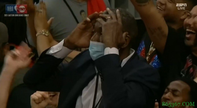 什么神仙球？卡佩拉负角度后仰投篮压哨空心命中