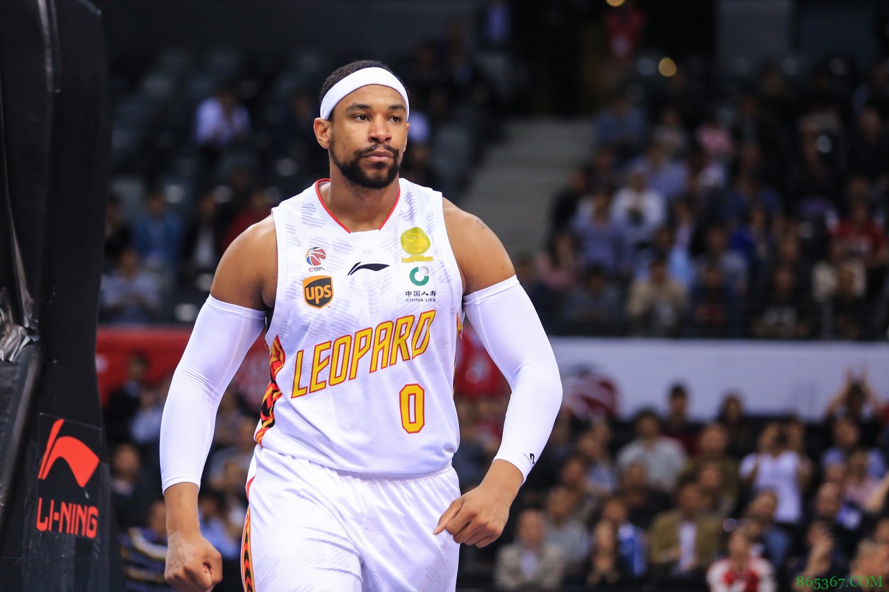 欧洲篮球记者:深圳和萨林杰正严肃讨论签约事宜