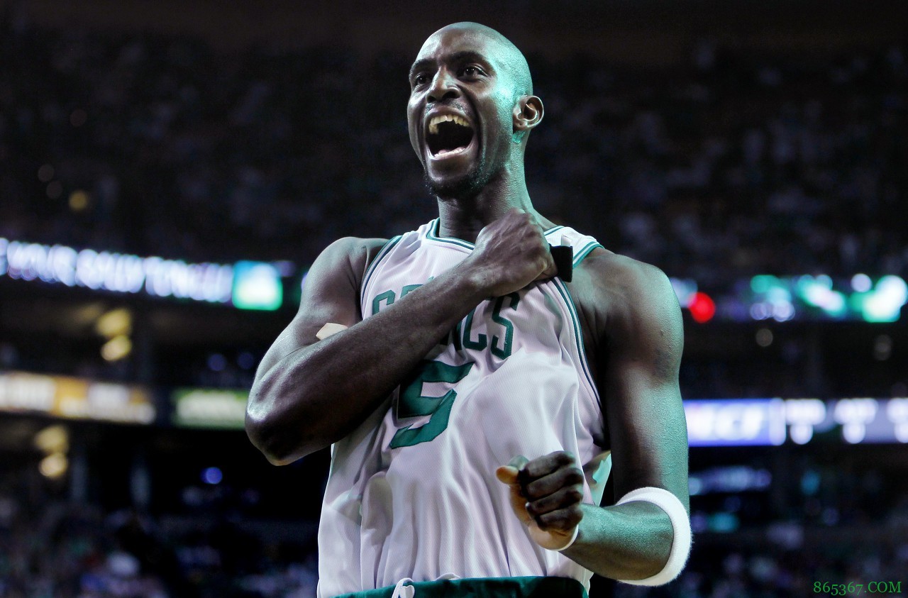 KG：没有人想对欧文跺logo发表评论吗？难道应该视而不见吗