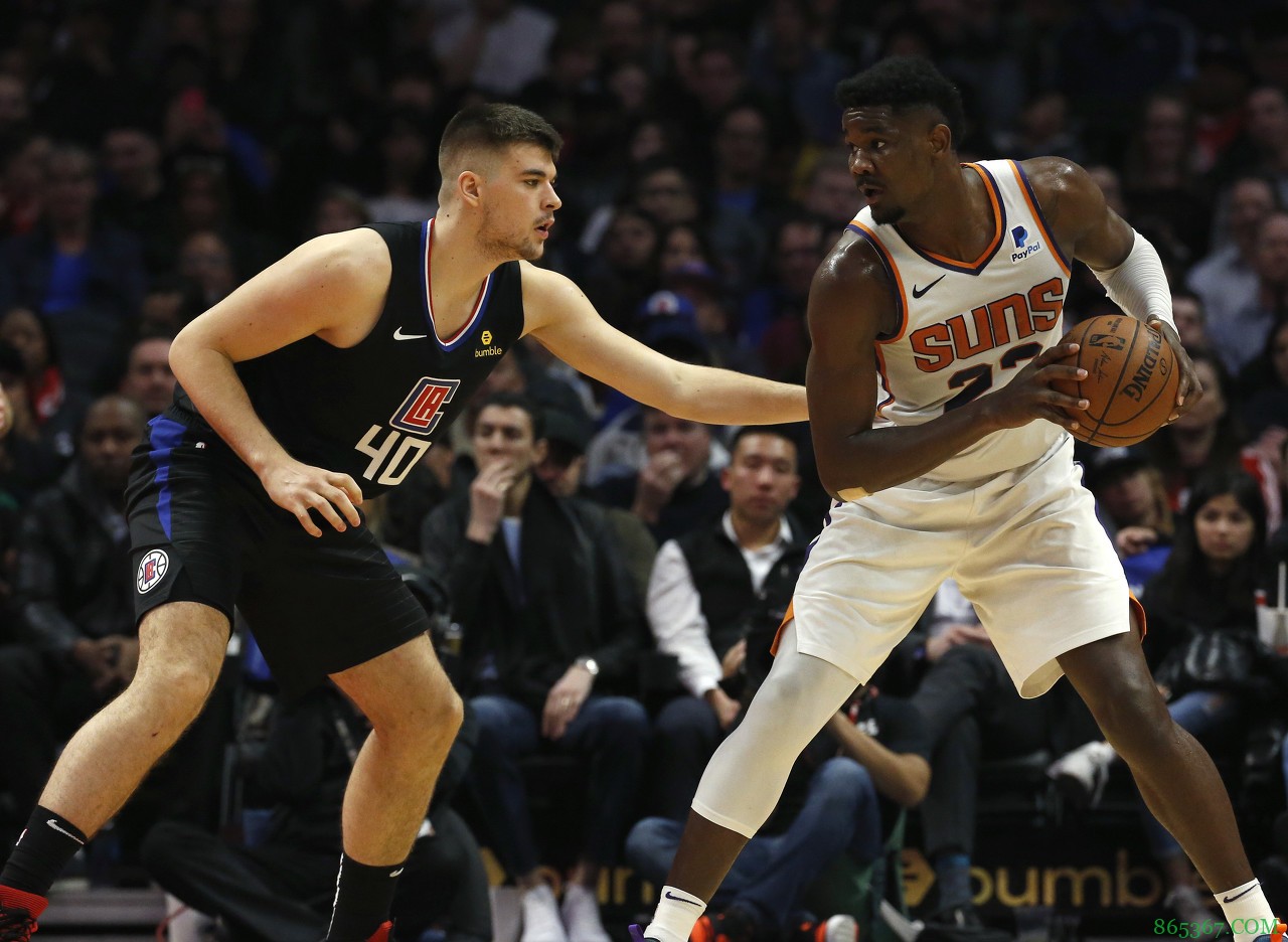 祖巴茨:艾顿不同于其他中锋 他进攻能力更出色且更具侵略性