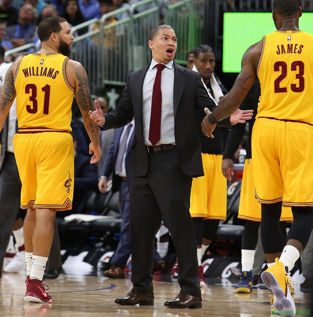 卢：我从16年1-3逆转学到比赛要一节一节去赢 LBJ也奠定了基调