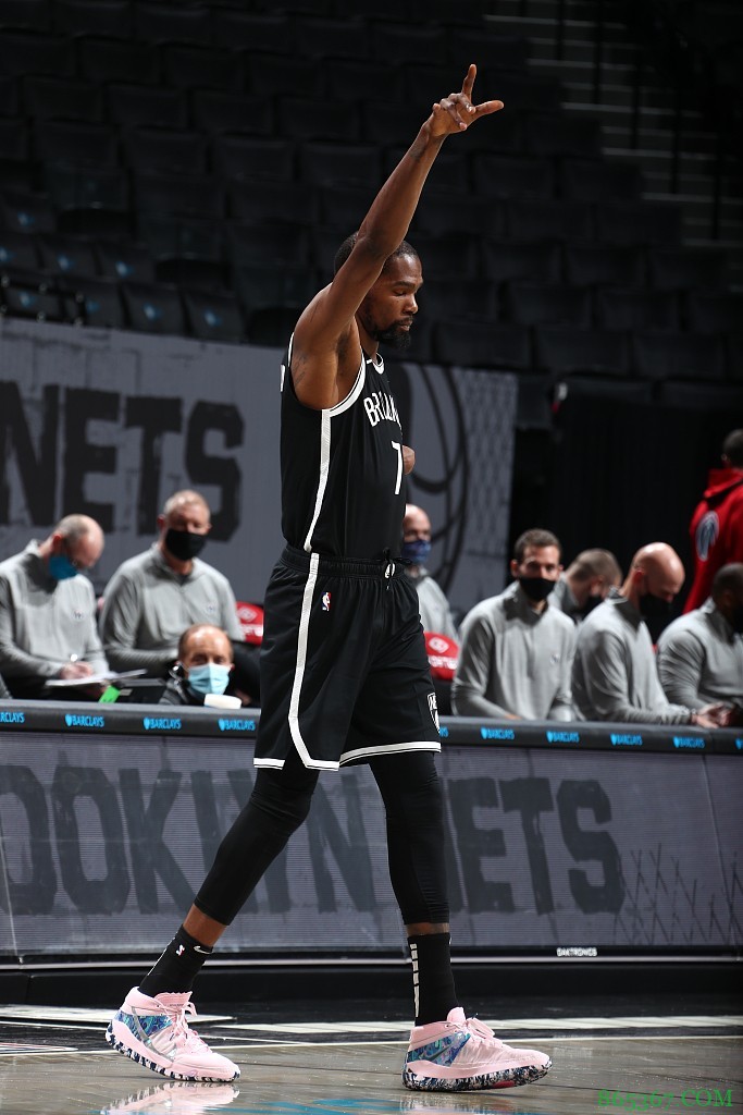 今日表现排生涯第几?杜兰特:不会对此排序 只会继续前进