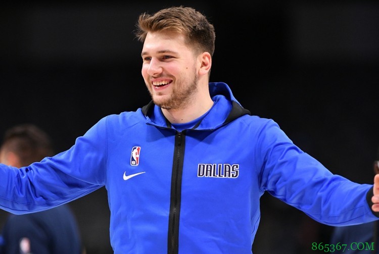 致敬特雷-杨?武切维奇发推建议东契奇:来个鞠躬庆祝啊