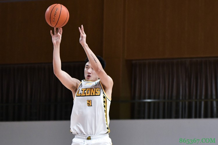 媒体人：李京龙已随广州队训练超一个月 下赛季大概率留队出战CBA