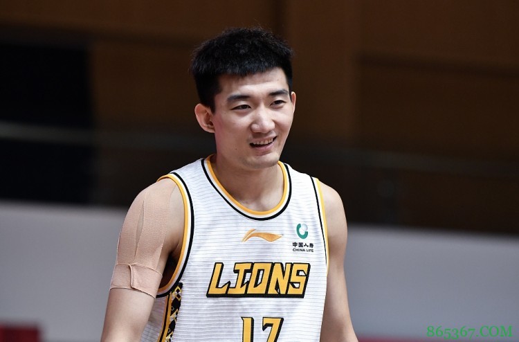 国内媒体人：上海目前在谈的意向球员里 没有孙铭徽