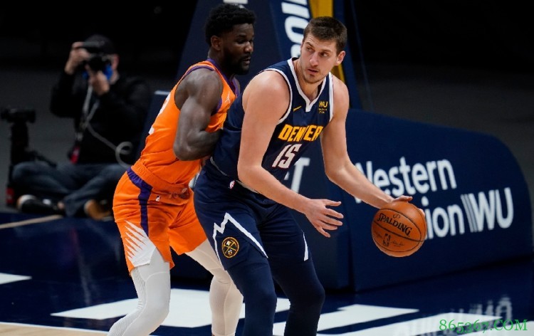 瑞斯拜!艾顿晒约基奇签名球衣并配文:100分!