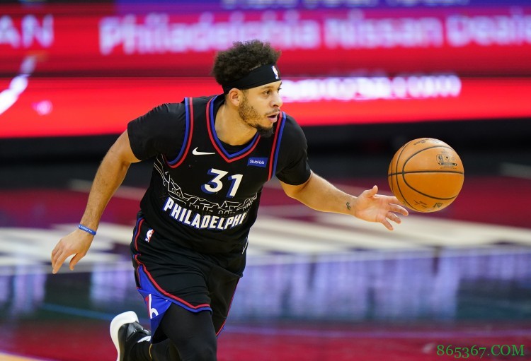 季后赛球员！赛斯-库里季后赛场均18.6分 命中率57.7%三分47.8%