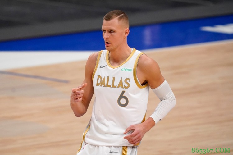 今日独行侠首发为近40年NBA季后赛历史平均身高第二的首发阵容