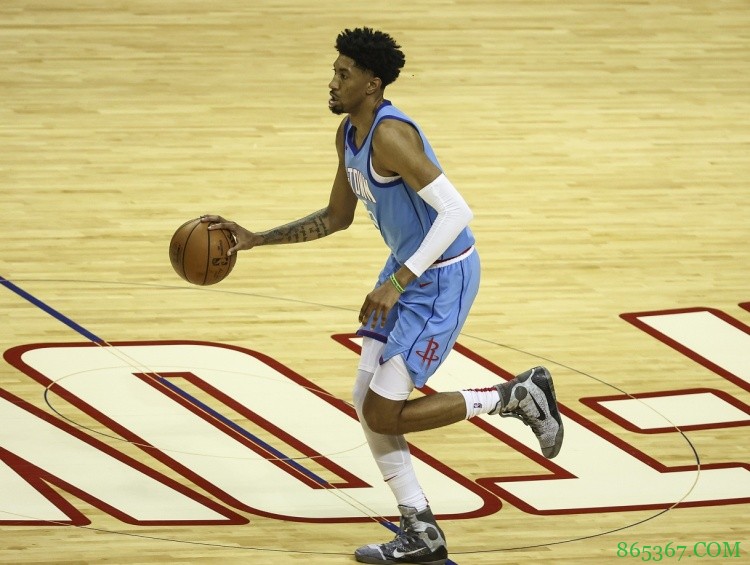 随队记者：火箭阵中没有非卖品 若有买家火箭也会听取伍德的报价