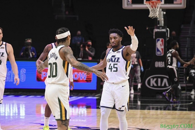 克拉克森谈米切尔:他是超级球星 是我们球队的MVP