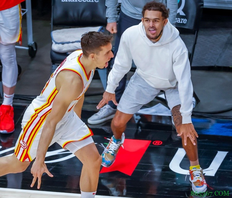 麦克米兰:博格丹膝盖仍有些酸痛 明天才能知道他是否能出战G1