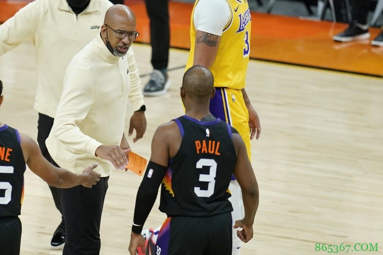 又遭打脸!季后赛开始前18名专家中17人都看好湖人淘汰太阳