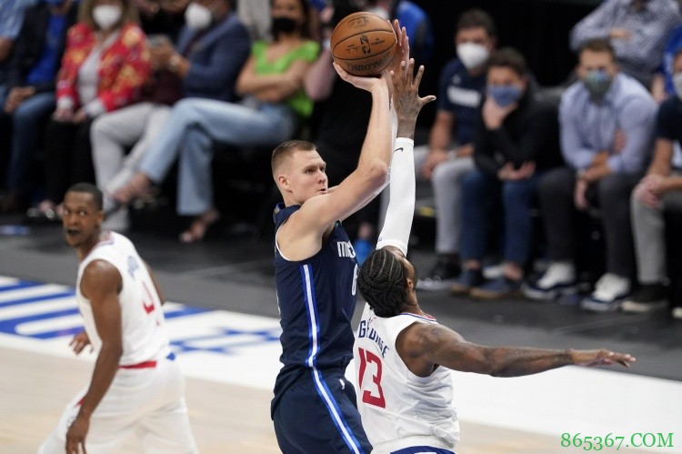 美媒：波津年薪≥字母哥&约基奇&布克 场均仅13.1分5.4板