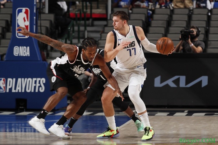 小卡谈防东契奇：尽量不让他打得轻松 他是一名出色的球员