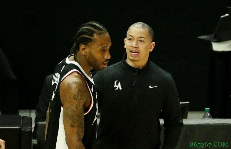 泰伦-卢：0-2落后时为我们的镇定自豪 小卡的进攻真实有效