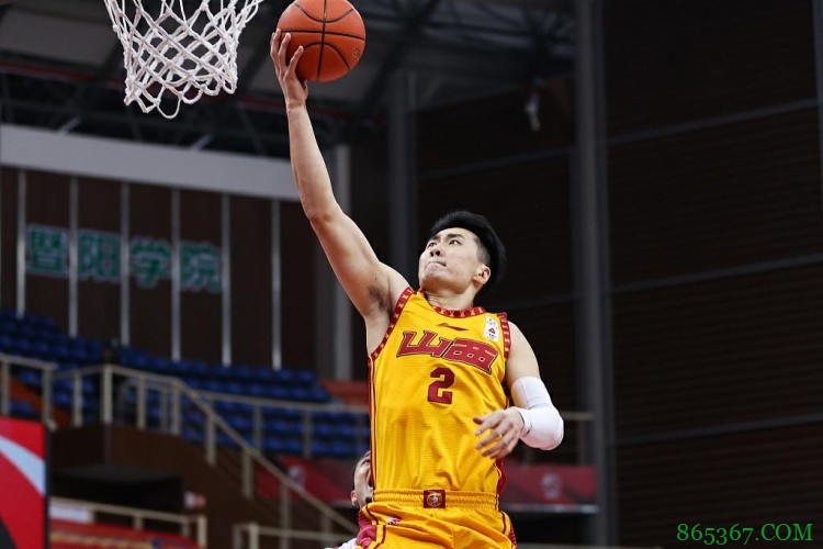 媒体人：扣篮王翟逸将加盟广州是假消息！