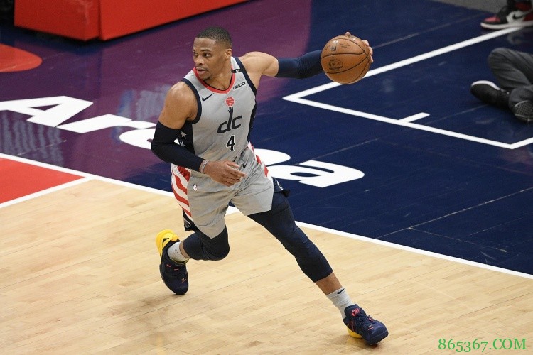 三双雏形!威少半场10中4砍下14分6板7助