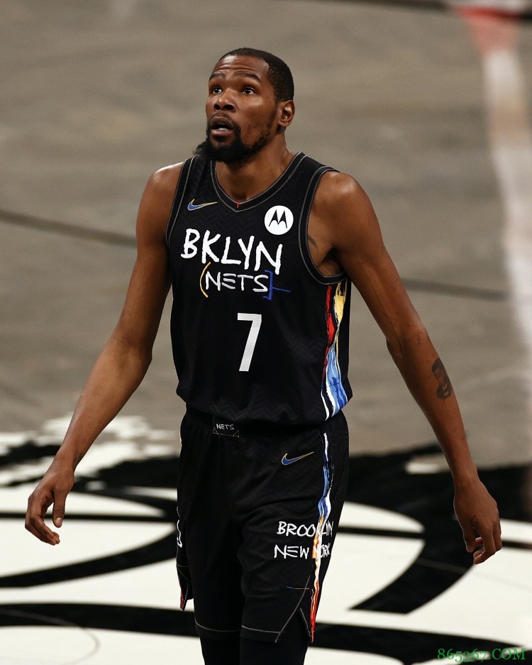 杜兰特季后赛第53次半场20+ 过去25年仅詹姆斯科比完成更多次