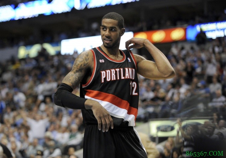 Shams：开拓者考虑在今年休赛期退役阿尔德里奇球衣