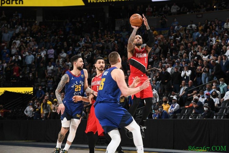 莫里斯谈利拉德:他实在太神了 命中了那么多疯狂的投篮