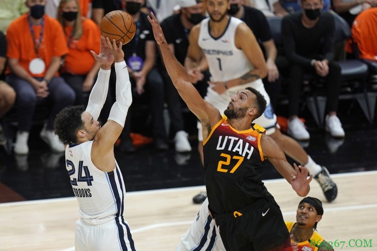 高效！戈贝尔13投10中独砍23分15篮板2助攻3盖帽