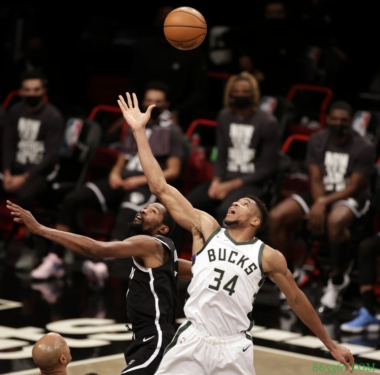 篮网VS雄鹿G1述评：进攻就是最好的防守 打到没脾气为止