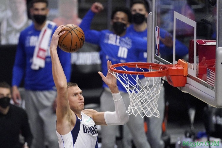 美记:勇士在交易截止日讨论过交易乌布雷 独行侠曾用波津报价