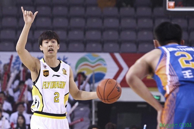 媒体人:前CBA球员贾俊龙加盟NBL武汉队