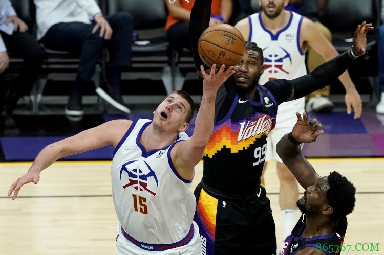 太阳VS掘金G2述评：保罗挡拆和布克单挑两瓶毒药 选啥都是死？