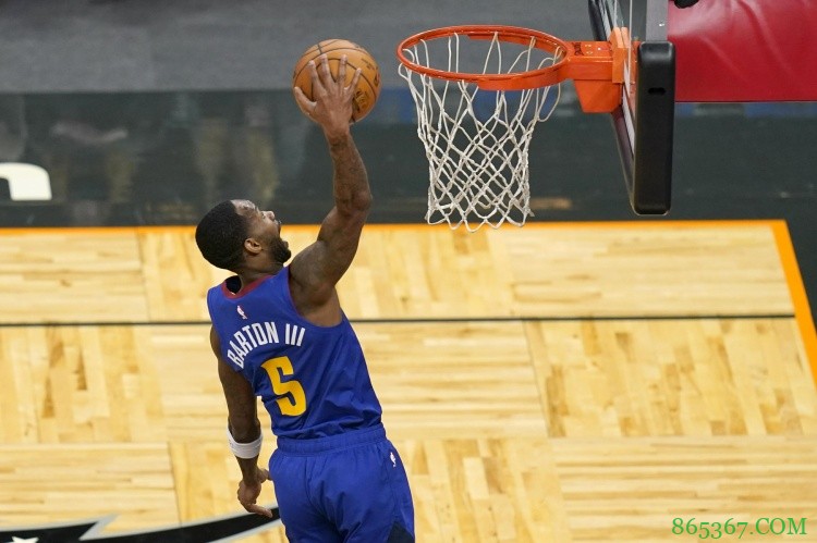 巴顿：我愿意冒风险复出 球队知道我想多打打