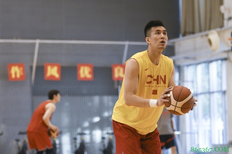 东体：三大主将因伤告别集训队 男篮亚预赛之路蒙上阴影