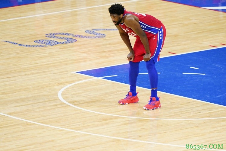 随队记者：老里预计恩比德会出战 后者需要热身后才能确定