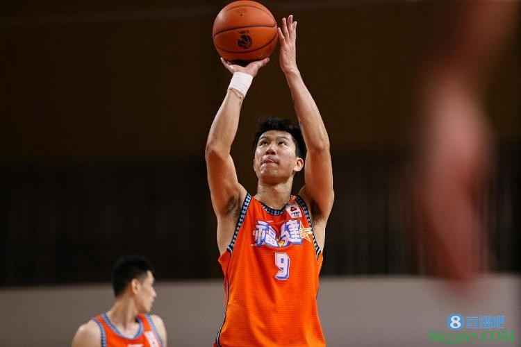 福建浔兴贴吧：于长春和江淮均离队成为自由球员