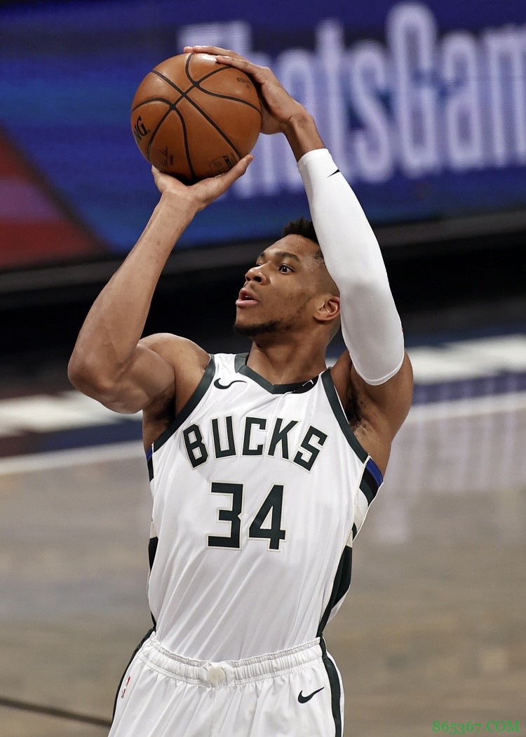 字母哥：主场座无虚席感到十分享受 客场罚球倒计时也可以享受