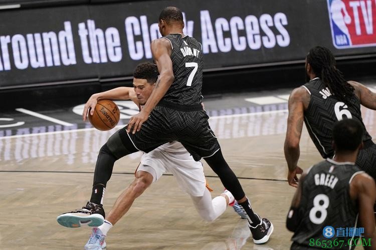 美记：今年季后赛布克&杜兰特&米切尔&恩比德谁最让人印象深刻？