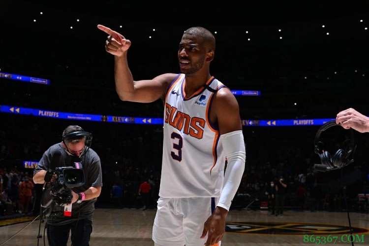 自13-14赛季保罗共命中506记右侧45度中投 命中数&命中率均排第一