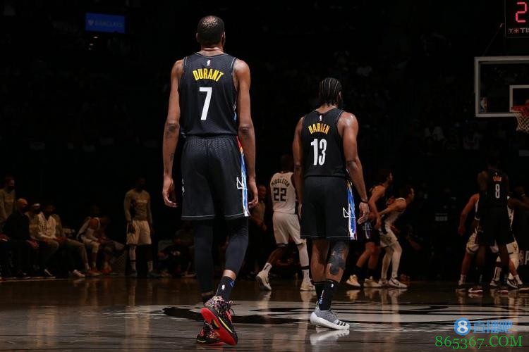 吧友给配个文？哈登更新推特 晒出自己与杜兰特同框背影照